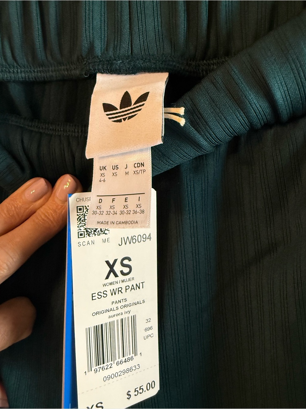 adidas women’s original Ivy Trefoil tee and Bottoms - Picture 12 of 13